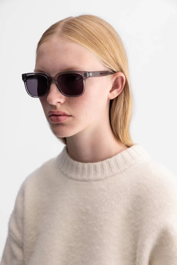 Jet Square Sunglasses Light Grey Grey Axel Arigato