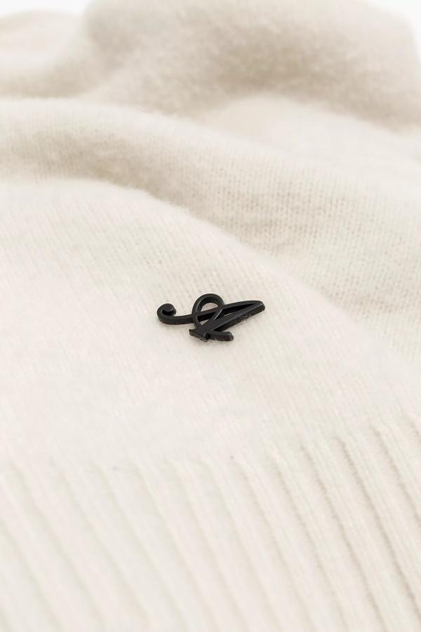 Signature Pin Black Axel Arigato