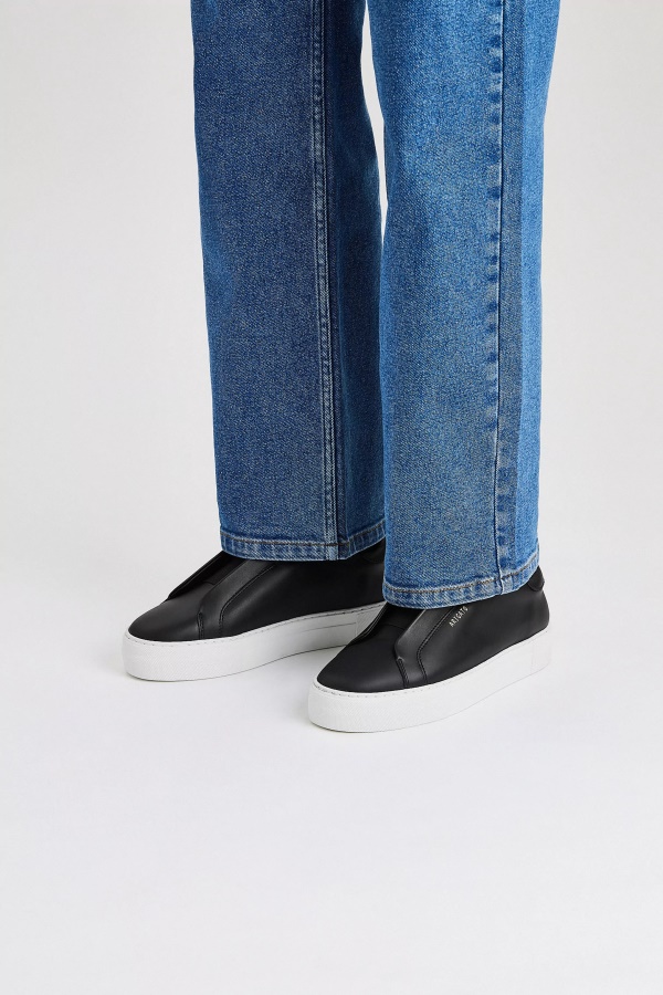 Clean 360 Laceless Black Axel Arigato