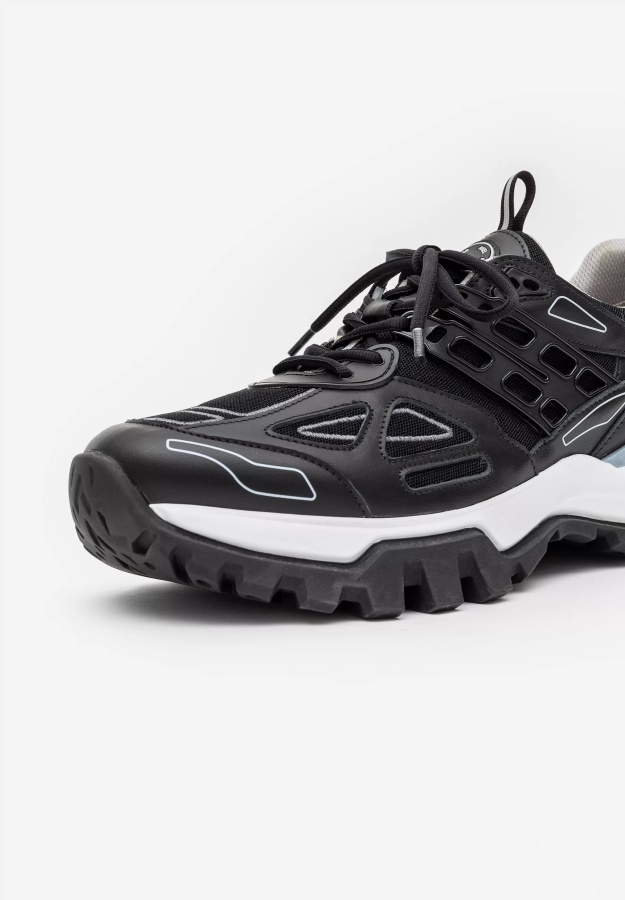 Marathon R-Tic Axel Arigato Black Grey