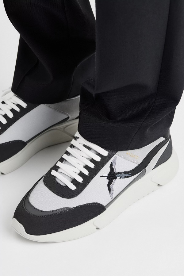 Genesis Stripe Bee Bird Grey Axel Arigato