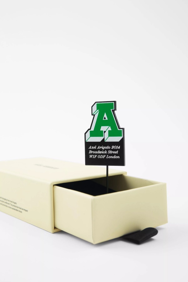 London A Pin Bright Green Axel Arigato