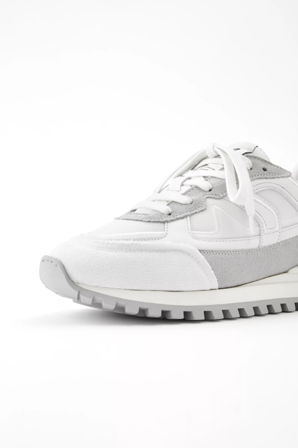 Sonar White Grey Axel Arigato